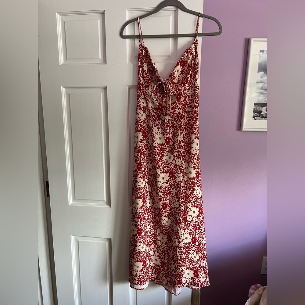 RESA Kaitlyn Midi Dress Sleeveless V-Neck in Magnolia print